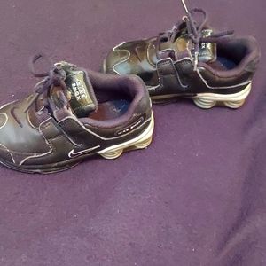 Black Nike Shox Size 6C